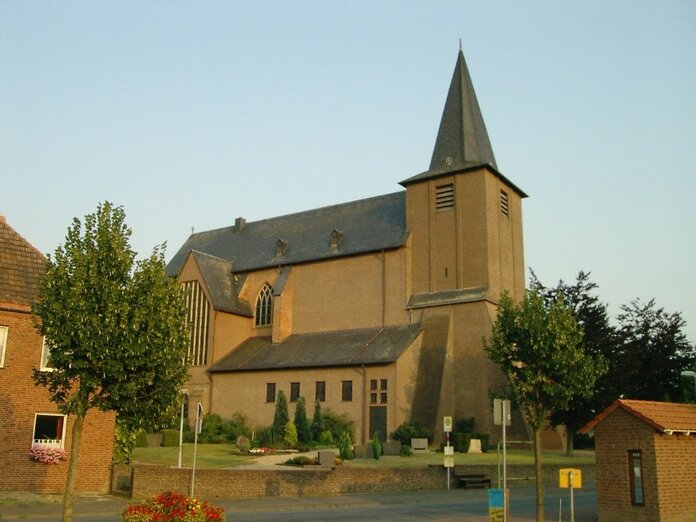 St. Peter und Paul, Zyfflich